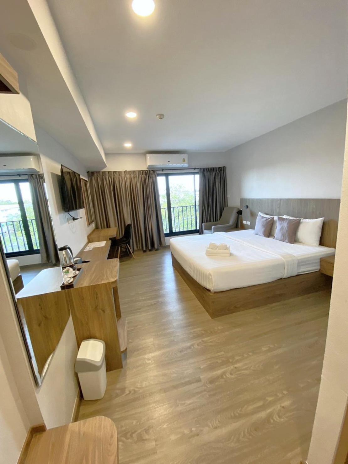 Nakara Hotel, Hotel